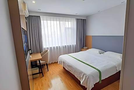 Standard - Queen Room