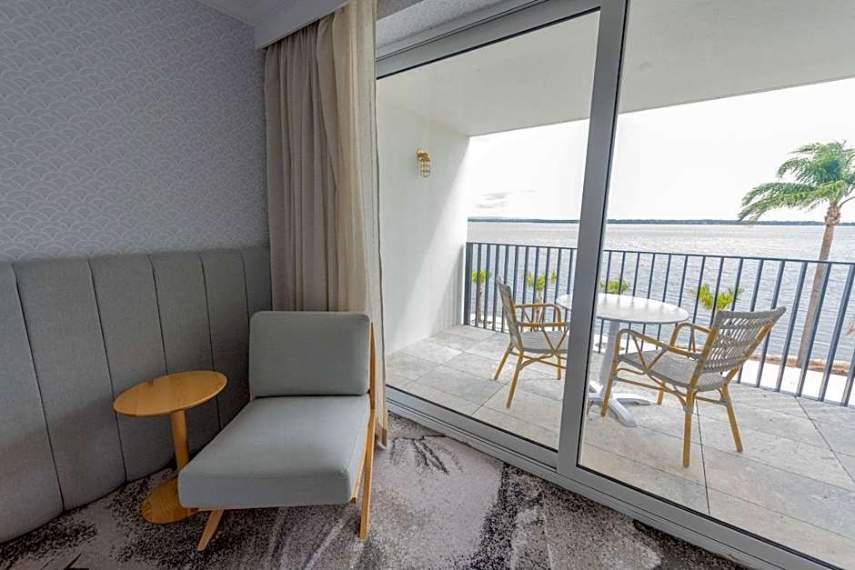 Photo 1 of 2 of 1 King Bed, Water View
