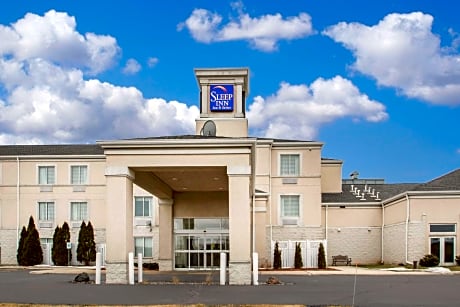 Sleep Inn & Suites Sheboygan I-43