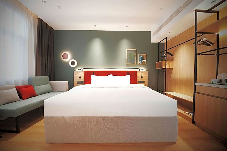 Campanile Hotel Weihai Film and Television City North High-speed Railway Station