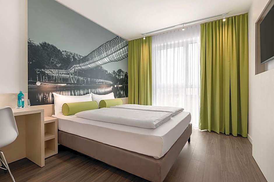 Super 8 by Wyndham Oberhausen