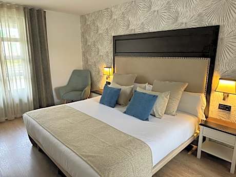 Junior Suite with Balcony