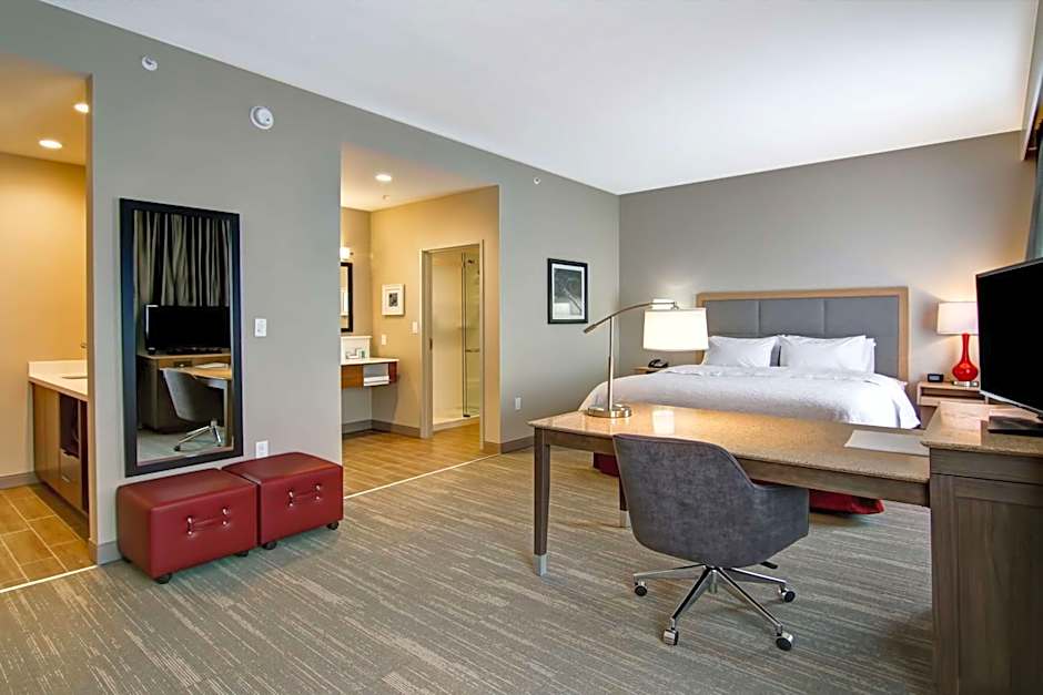 Hampton Inn By Hilton & Suites Grande Prairie, Alberta, Canada