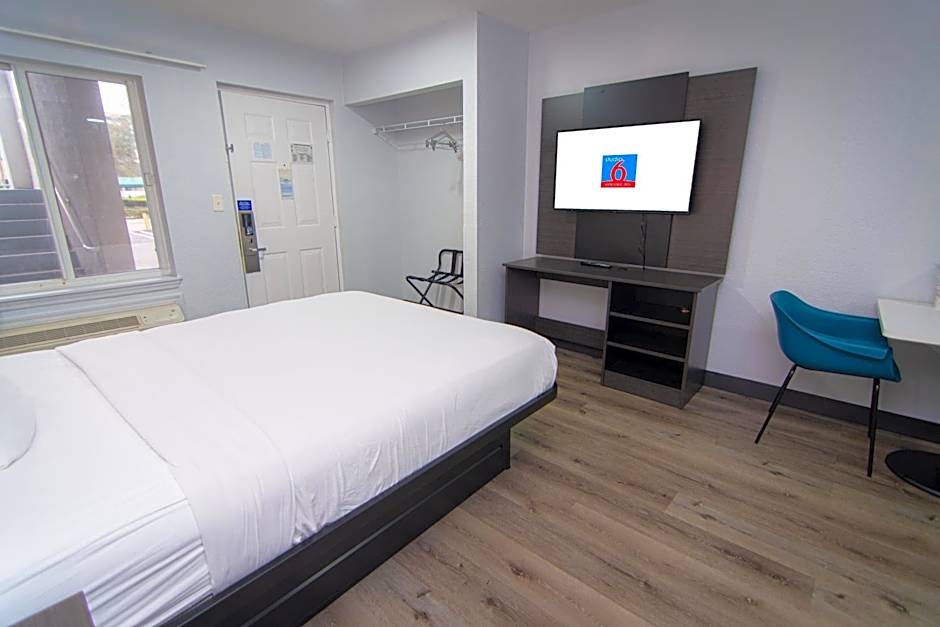 Studio 6-West Palm Beach, FL