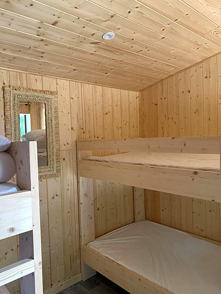 La Petite Auberge Insolite