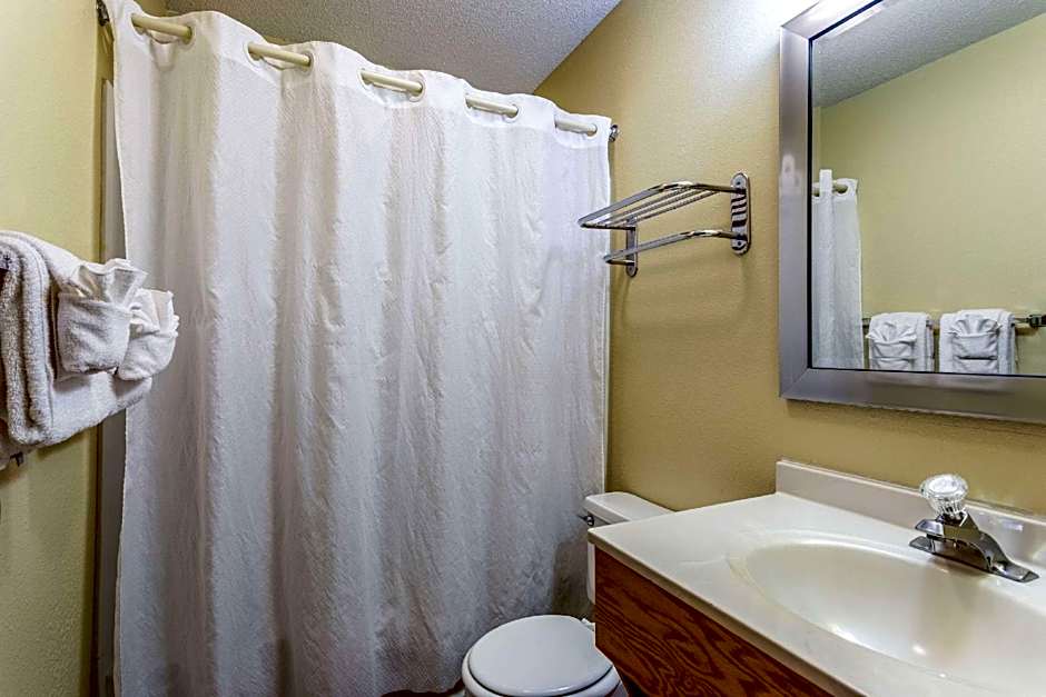 Econo Lodge Ithaca Airport