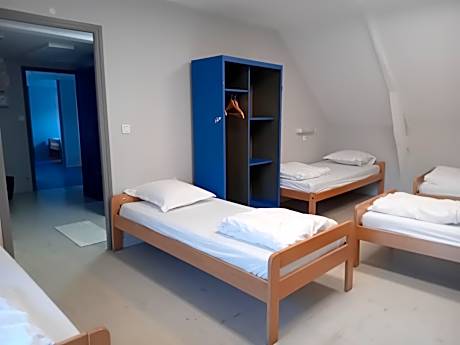 6-Bed Mixed Dormitory Room