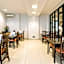 Townhouse Oak Hotel Niaga Surabaya