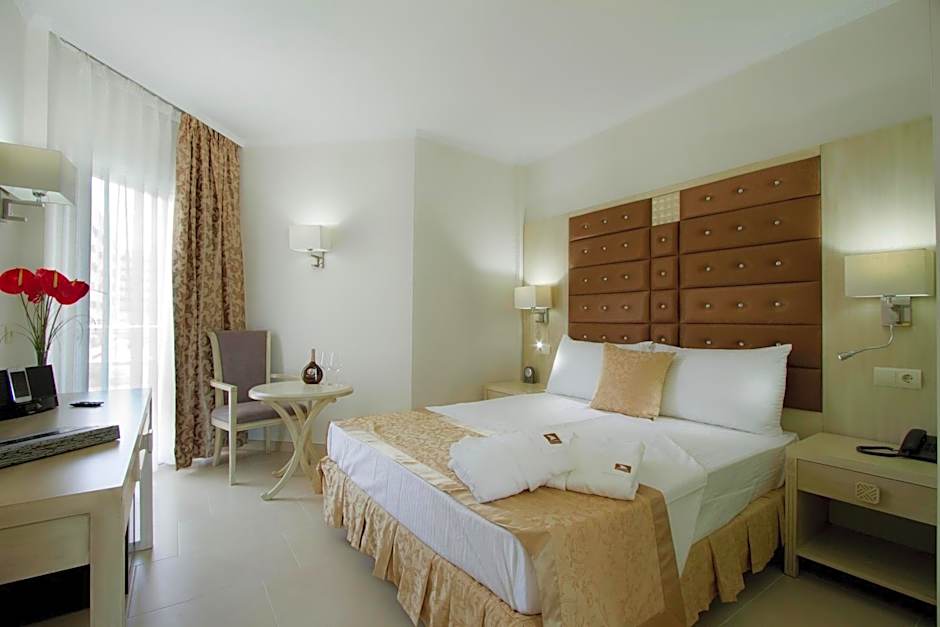 Hotel Soho Boutique El Tiburon & Spa -Adults Recommended