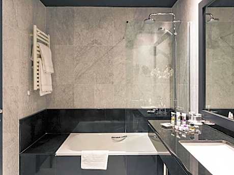 Superior Room with King Size bed