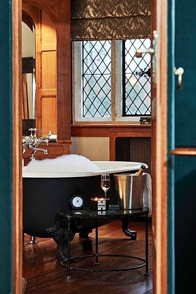 Great Fosters - Near Windsor