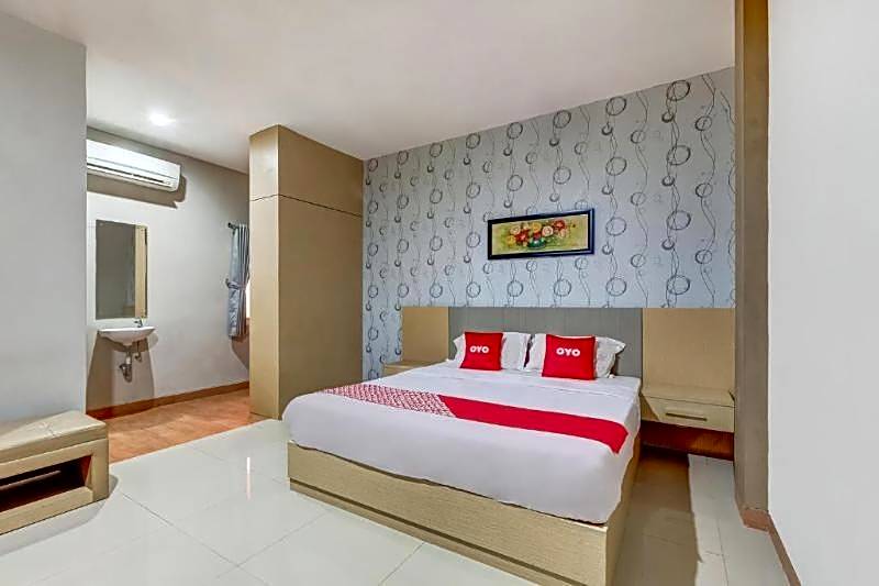 OYO Flagship Tembok Batu Residence