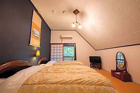 Standard Twin Room with Shared Bathroom - Non Smoking(Adult Only)