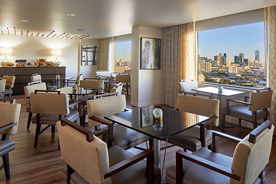 Renaissance Dallas Hotel