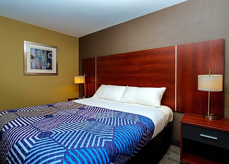 Sky Hotel Flushing/Laguardia Airport