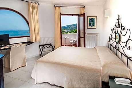 Double Room with Balcony and Sea View