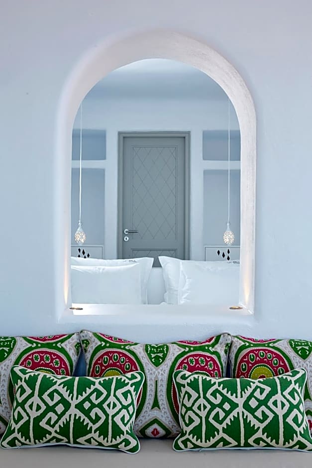 Skyfall Suites - Adults Only