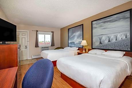 Queen Room with Two Queen Beds - Non-Smoking