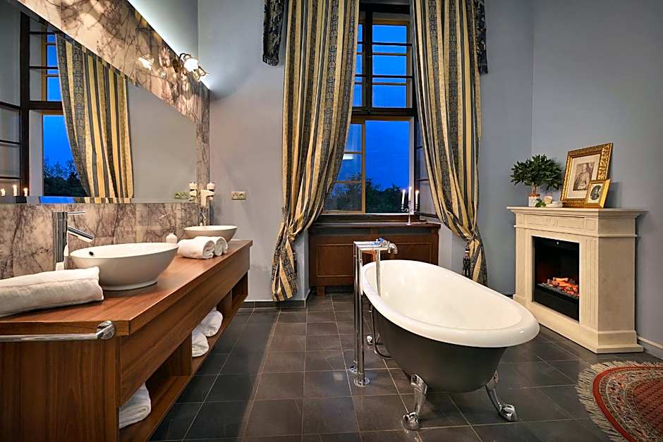 Chateau Loucen Garden Retreat