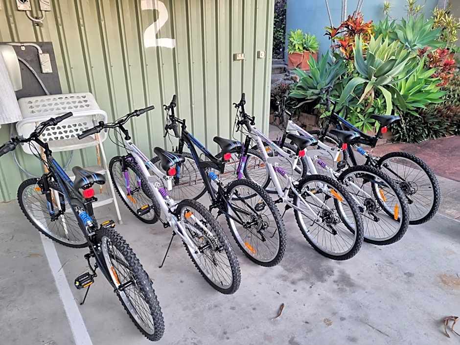 Cool Bananas Backpackers