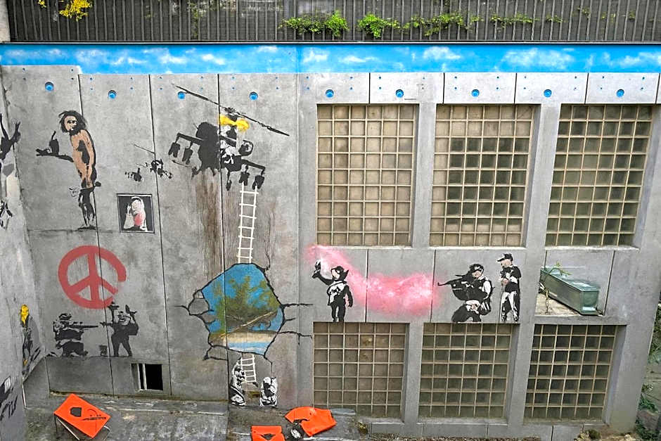 Walled off Hotel Paris