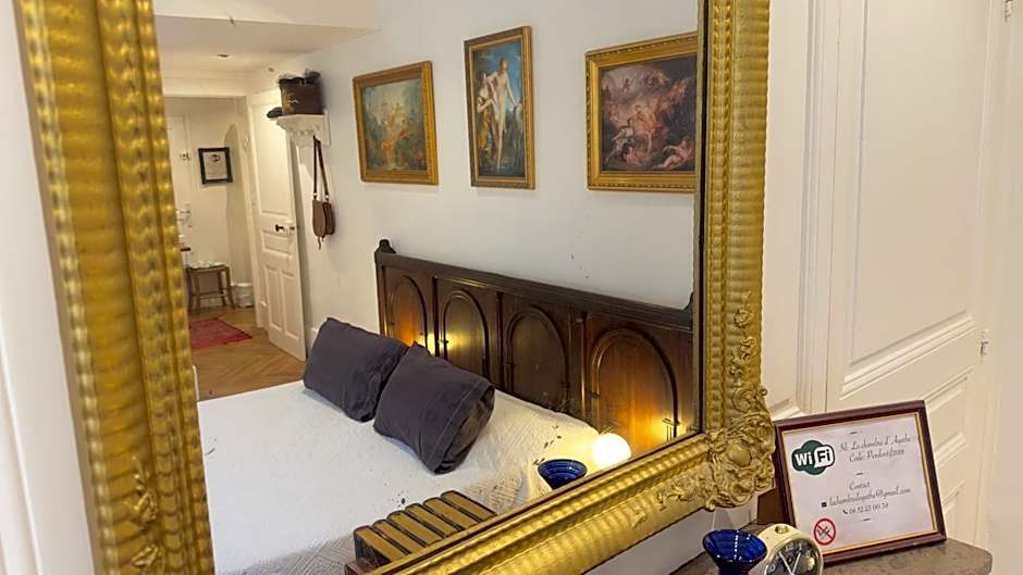 Chambre de charme au coeur du vieux Valence - Confort & Calme