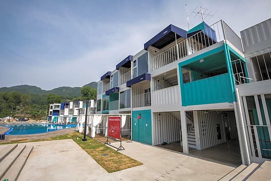 Parotia waterhouse hotel