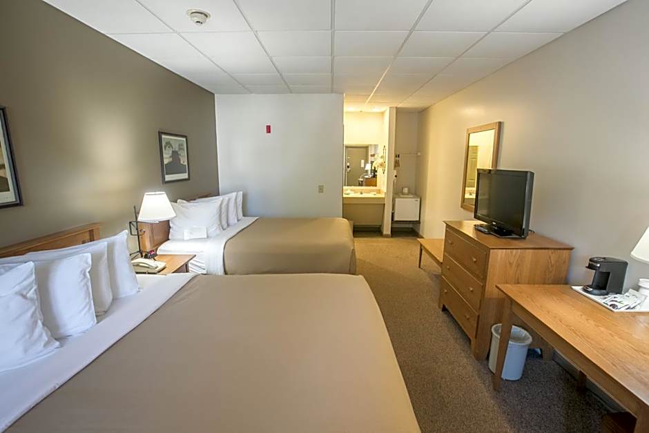 Lodging on the Square