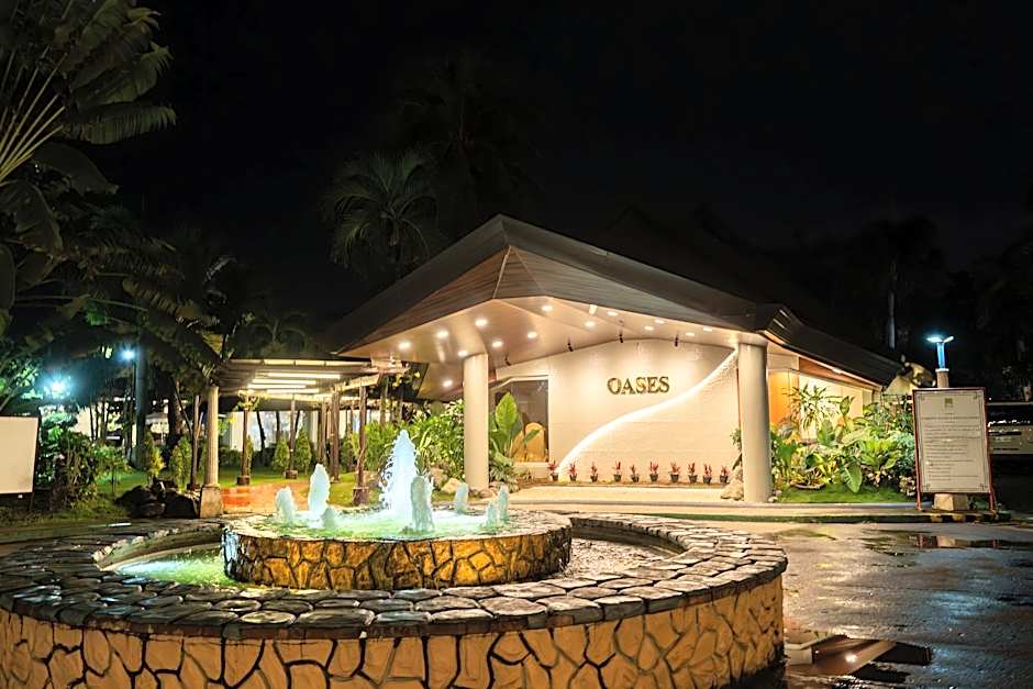 The Ritz Hotel at Garden Oases (Multiple-Use Hotel)