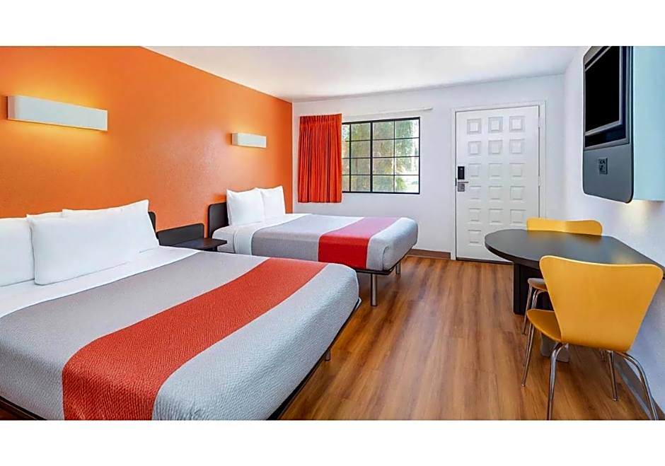 Motel 6-Carlsbad, CA Beach