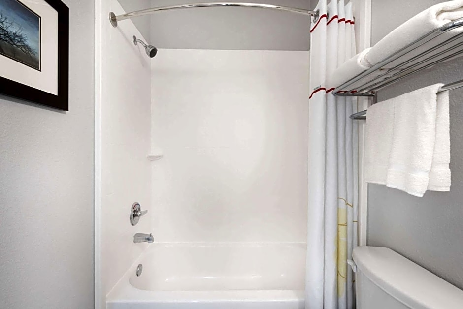 Hawthorn Suites By Wyndham Midland