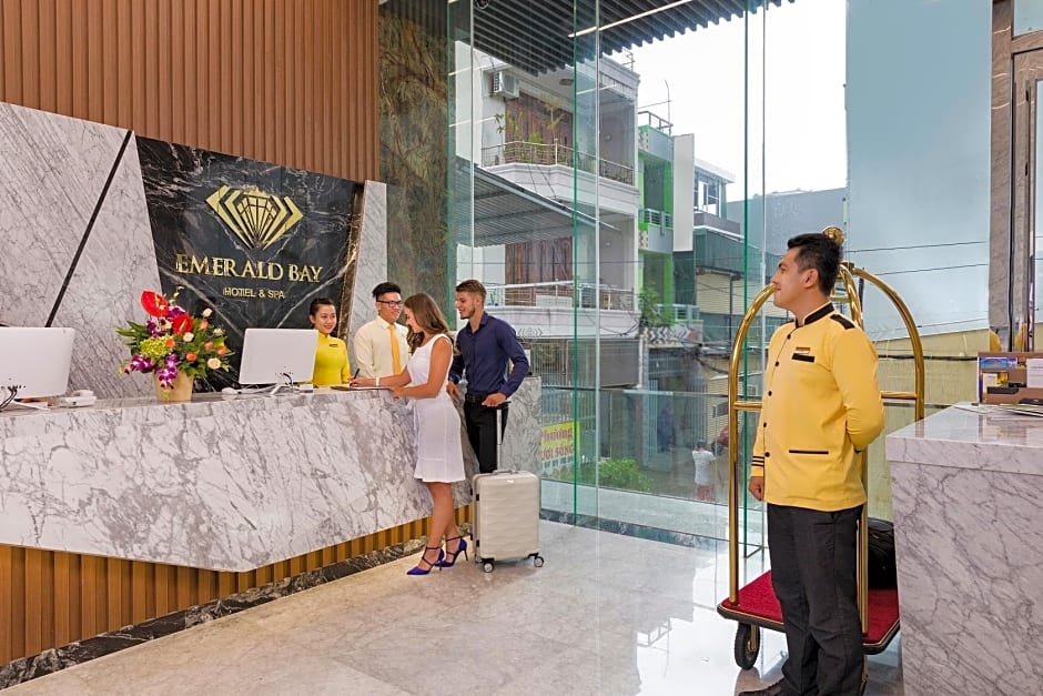 EMERALD BAY HOTEL & SPA