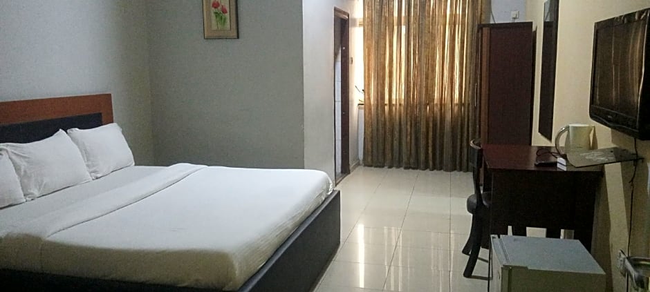 Whitehouse Hotel and Conference Centre