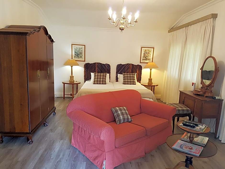 Sherwood's Country House