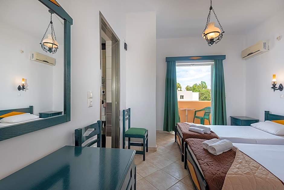 Cirillo Family Hotel-Christinas Studios