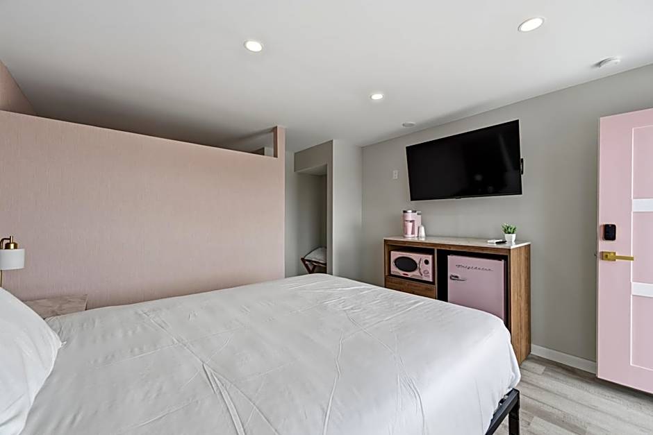 Pink Champagne Boutique Motel