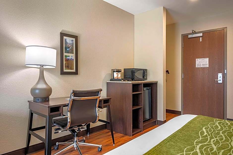 Comfort Inn Connellsville Riverview