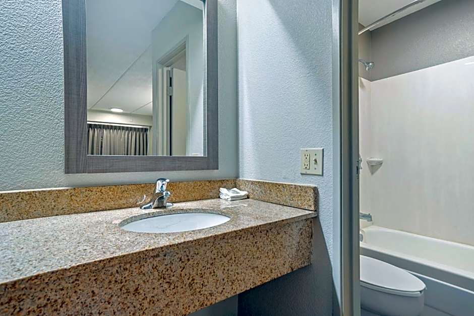 Red Roof Inn - West Monroe