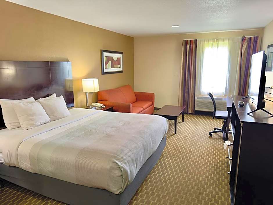 Quality Inn & Suites Pine Bluff