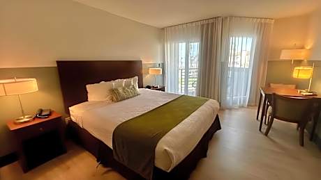 HUNTINGTON BEACH INN