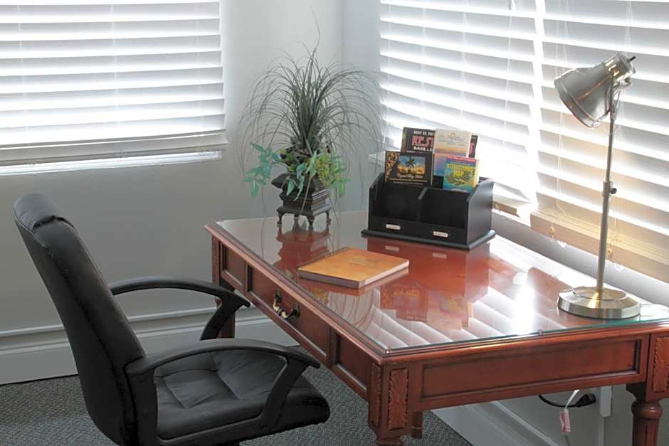 Crystal Bay Historic Hotel