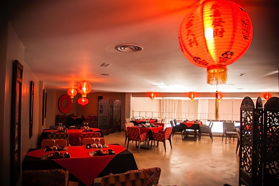 Intouriste Hôtel & Suites