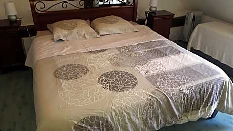 Queen Room with Shared Bathroom