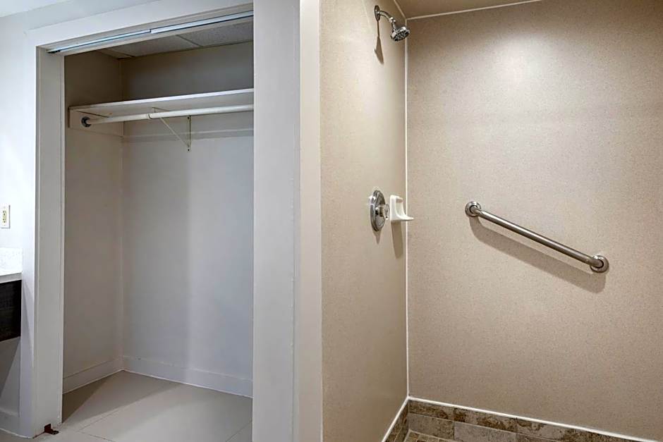 HOM Hotel Gainesville, SureStay Collection by Best Western – Gainesville, FL