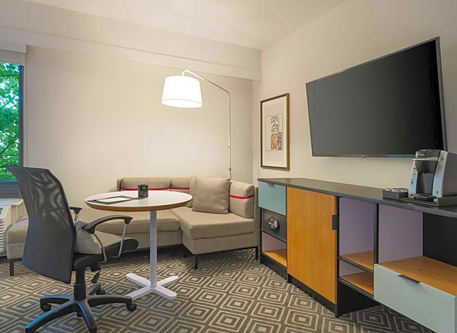 Freepoint Hotel Cambridge, Tapestry Collection by Hilton