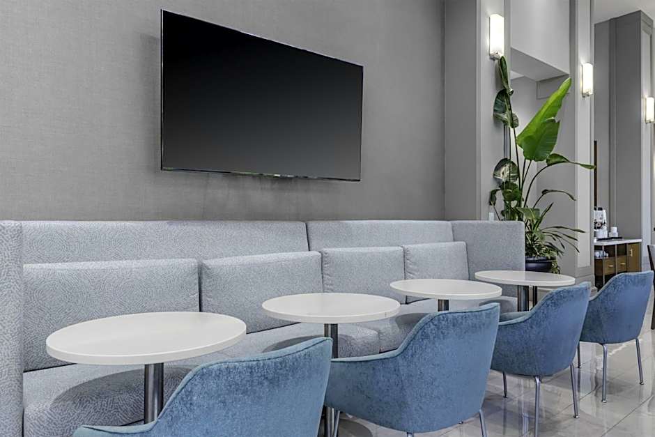 Hampton Inn By Hilton & Suites Arlington Crystal City DCA