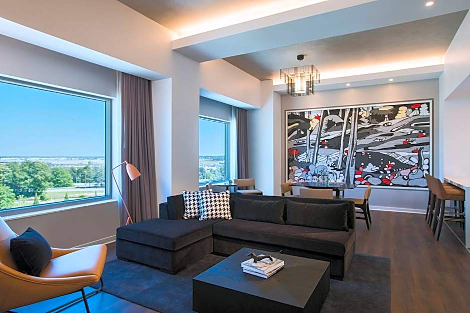 Renaissance by Marriott Atlanta Airport Gateway Hotel