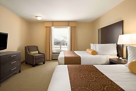 3 Queen BedsNon-Smoking