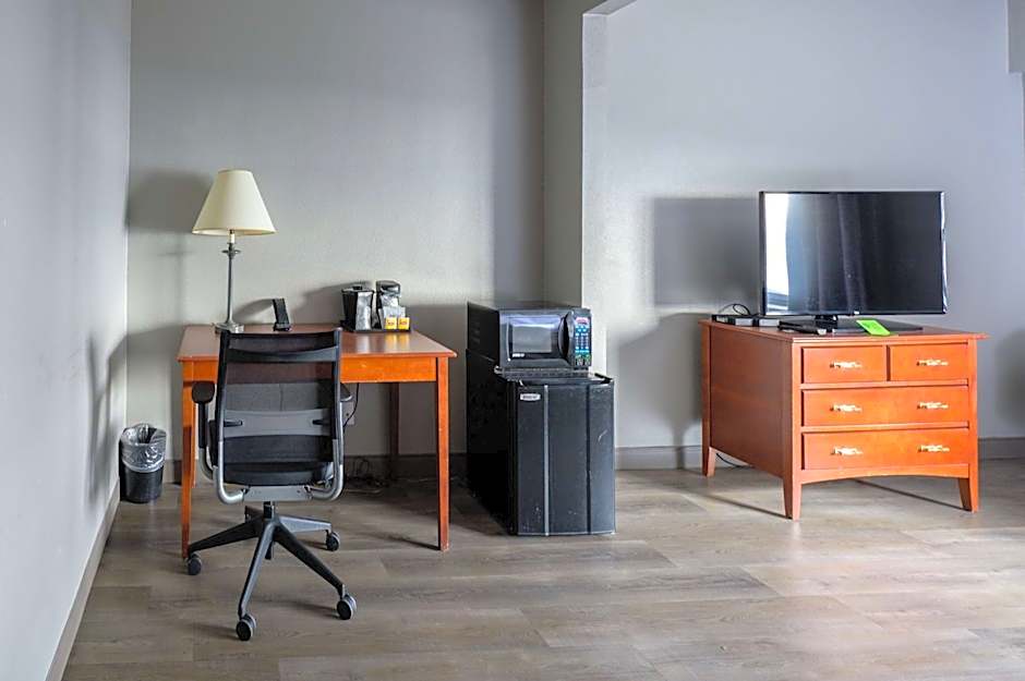 La Quinta Inn & Suites by Wyndham New Haven