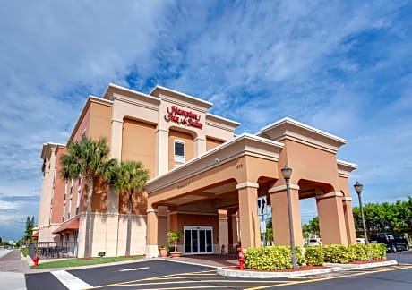 Hampton Inn & Suites Cape Coral / Fort Myers
